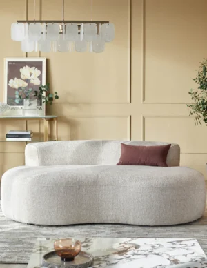 Với hình dáng quả thận đặc trưng, ghế sofa Gianna 2 chỗ ngồi với chất liệu dệt tự nhiên mang đến nét sang trọng hiện đại cho bất kỳ không gian sống nào. Thiết kế độc đáo này cân bằng hoàn hảo giữa hình thức và công năng, với lớp bọc vải dệt, dây đai hỗ trợ và sự kết hợp thoải mái giữa mút và sợi. Phần đệm mút cố định mang đến cảm giác êm ái và ấm áp, hoàn hảo cho những buổi tối thư giãn hoặc những khoảnh khắc chất lượng bên người thân yêu. Hãy kết hợp Gianna với đệm và khăn trải giường họa tiết, kết hợp với bàn cà phê sang trọng và thảm trải sàn họa tiết để tạo nên bầu không khí ấm áp và gần gũi. Một điểm nhấn tinh tế cho bất kỳ phòng khách hiện đại hay phòng ngủ ấm cúng nào.