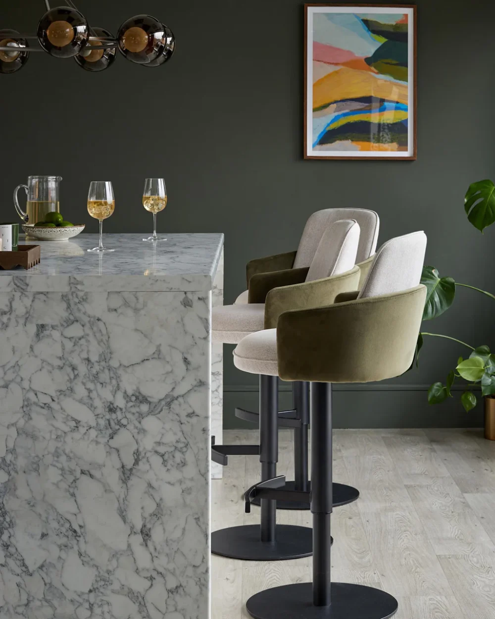 Ghế quầy bar nâng hạ bằng vải nhung màu xanh ô liu và vải tự nhiên Wren - Ảnh 11