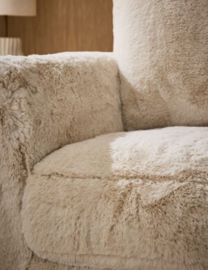 Sofa 2 chỗ Wilson Oslo Faux Fur Light Natural, thiết kế nhỏ gọn hiện đại, chất liệu polyester cao cấp.