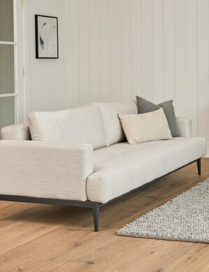 Sofa giường Solna phong cách hiện đại giữa thế kỷ, màu Atelier Ivory, khung thép chắc chắn, dễ dàng gấp gọn thành giường ngủ.